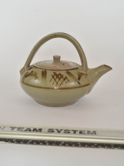 teapot chipped lid 60s